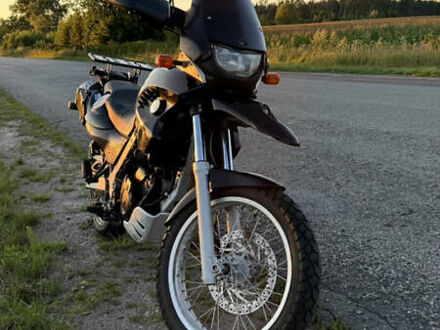 БМВ 650 2001 в Фастове на Automoto.ua Черный БМВ 650, объемом двигателя 0.65 л и пробегом 47 тыс. км за 4000 $, фото 1 на Automoto.ua