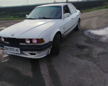 Белый БМВ 7 Серия, объемом двигателя 3 л и пробегом 298 тыс. км за 1800 $, фото 1 на Automoto.ua