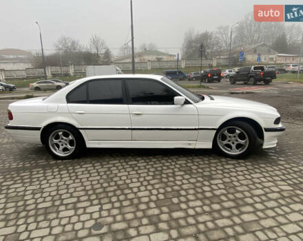Белый БМВ 7 Серия, объемом двигателя 2.99 л и пробегом 425 тыс. км за 3600 $, фото 7 на Automoto.ua
