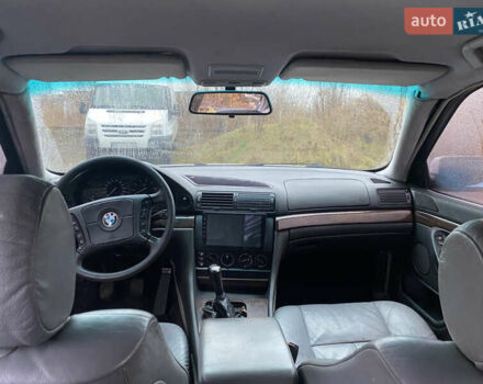 Белый БМВ 7 Серия, объемом двигателя 2.99 л и пробегом 425 тыс. км за 3600 $, фото 10 на Automoto.ua