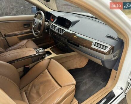 Белый БМВ 7 Серия, объемом двигателя 4.4 л и пробегом 317 тыс. км за 4499 $, фото 9 на Automoto.ua