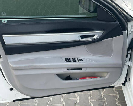 Белый БМВ 7 Серия, объемом двигателя 2.99 л и пробегом 320 тыс. км за 13000 $, фото 4 на Automoto.ua