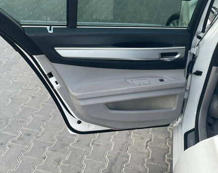 Белый БМВ 7 Серия, объемом двигателя 2.99 л и пробегом 320 тыс. км за 13000 $, фото 6 на Automoto.ua