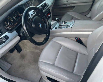 Белый БМВ 7 Серия, объемом двигателя 2.99 л и пробегом 320 тыс. км за 13000 $, фото 2 на Automoto.ua