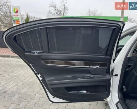 Білий БМВ 7 Серія, об'ємом двигуна 3 л та пробігом 133 тис. км за 12500 $, фото 36 на Automoto.ua