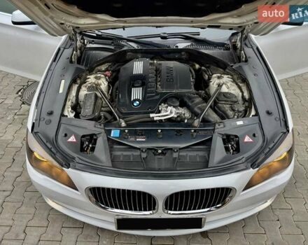Білий БМВ 7 Серія, об'ємом двигуна 3 л та пробігом 133 тис. км за 12500 $, фото 56 на Automoto.ua