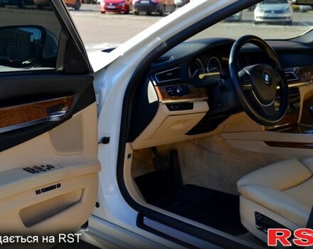 Белый БМВ 7 Серия, объемом двигателя 4.4 л и пробегом 171 тыс. км за 16600 $, фото 7 на Automoto.ua