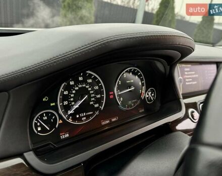 Білий БМВ 7 Серія, об'ємом двигуна 3 л та пробігом 133 тис. км за 12500 $, фото 30 на Automoto.ua