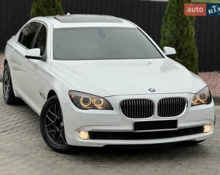 Білий БМВ 7 Серія, об'ємом двигуна 3 л та пробігом 133 тис. км за 12500 $, фото 1 на Automoto.ua