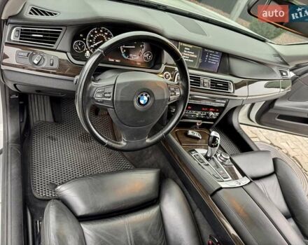 Білий БМВ 7 Серія, об'ємом двигуна 3 л та пробігом 133 тис. км за 12500 $, фото 27 на Automoto.ua