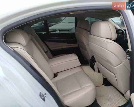 Белый БМВ 7 Серия, объемом двигателя 2.98 л и пробегом 163 тыс. км за 10997 $, фото 3 на Automoto.ua