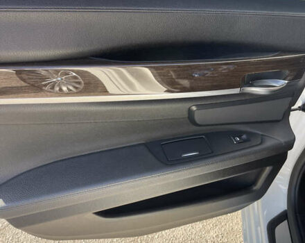 Білий БМВ 7 Серія, об'ємом двигуна 3 л та пробігом 202 тис. км за 19500 $, фото 26 на Automoto.ua