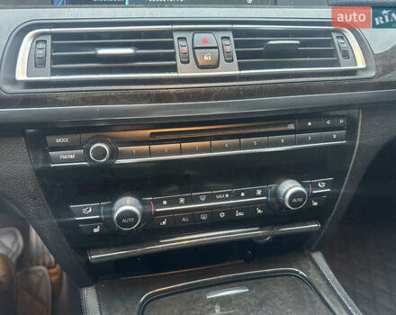 Белый БМВ 7 Серия, объемом двигателя 3 л и пробегом 291 тыс. км за 17500 $, фото 17 на Automoto.ua