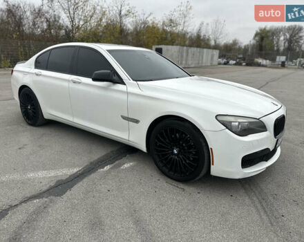 Белый БМВ 7 Серия, объемом двигателя 3 л и пробегом 291 тыс. км за 17500 $, фото 6 на Automoto.ua