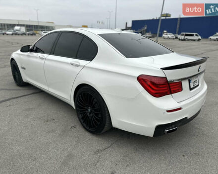 Белый БМВ 7 Серия, объемом двигателя 3 л и пробегом 291 тыс. км за 17500 $, фото 2 на Automoto.ua