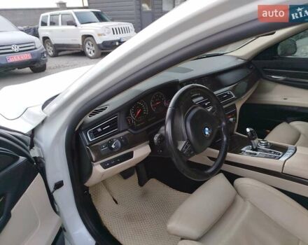 Белый БМВ 7 Серия, объемом двигателя 2.98 л и пробегом 163 тыс. км за 10997 $, фото 13 на Automoto.ua