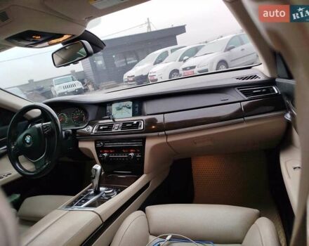 Белый БМВ 7 Серия, объемом двигателя 2.98 л и пробегом 163 тыс. км за 10997 $, фото 1 на Automoto.ua