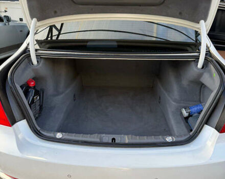 Белый БМВ 7 Серия, объемом двигателя 3 л и пробегом 115 тыс. км за 19900 $, фото 12 на Automoto.ua