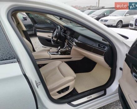 Белый БМВ 7 Серия, объемом двигателя 2.98 л и пробегом 163 тыс. км за 10997 $, фото 12 на Automoto.ua