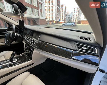 Белый БМВ 7 Серия, объемом двигателя 3 л и пробегом 230 тыс. км за 21400 $, фото 75 на Automoto.ua