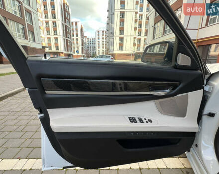 Белый БМВ 7 Серия, объемом двигателя 3 л и пробегом 230 тыс. км за 21400 $, фото 52 на Automoto.ua