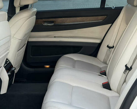 Белый БМВ 7 Серия, объемом двигателя 3 л и пробегом 142 тыс. км за 16500 $, фото 10 на Automoto.ua