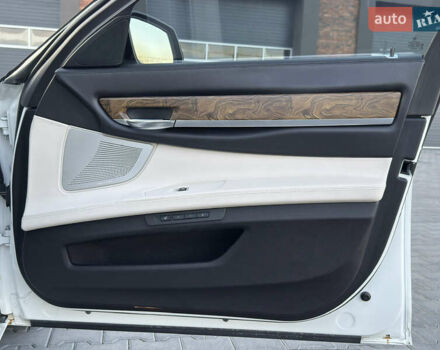 Белый БМВ 7 Серия, объемом двигателя 3 л и пробегом 142 тыс. км за 16500 $, фото 22 на Automoto.ua
