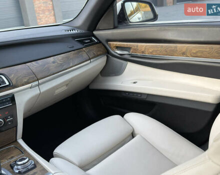Белый БМВ 7 Серия, объемом двигателя 3 л и пробегом 142 тыс. км за 16500 $, фото 13 на Automoto.ua