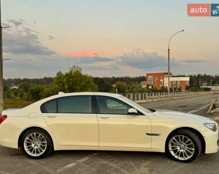 Белый БМВ 7 Серия, объемом двигателя 2.98 л и пробегом 190 тыс. км за 17500 $, фото 3 на Automoto.ua