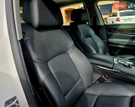 Белый БМВ 7 Серия, объемом двигателя 3 л и пробегом 240 тыс. км за 26555 $, фото 72 на Automoto.ua