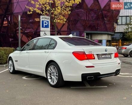 БМВ 7 Серия 2014 в Киеве на Automoto.ua Белый БМВ 7 Серия, объемом двигателя 2.98 л и пробегом 193 тыс. км за 22990 $, фото 4 на Automoto.ua