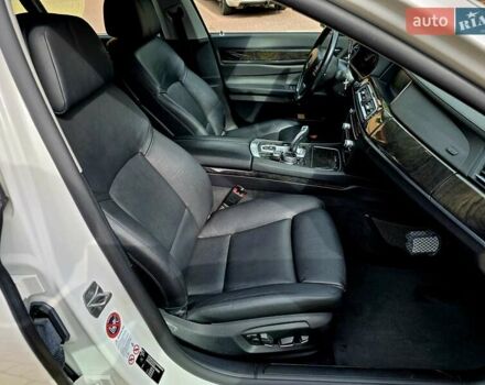 Белый БМВ 7 Серия, объемом двигателя 3 л и пробегом 240 тыс. км за 26555 $, фото 19 на Automoto.ua