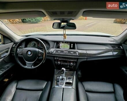 Белый БМВ 7 Серия, объемом двигателя 3 л и пробегом 240 тыс. км за 26555 $, фото 63 на Automoto.ua