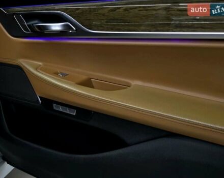 Белый БМВ 7 Серия, объемом двигателя 3 л и пробегом 161 тыс. км за 29979 $, фото 33 на Automoto.ua