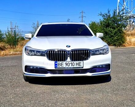 Белый БМВ 7 Серия, объемом двигателя 3 л и пробегом 156 тыс. км за 31500 $, фото 1 на Automoto.ua