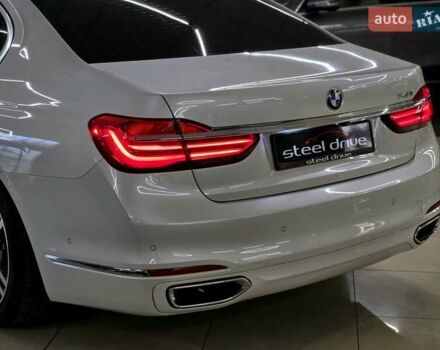 Белый БМВ 7 Серия, объемом двигателя 3 л и пробегом 161 тыс. км за 29979 $, фото 6 на Automoto.ua