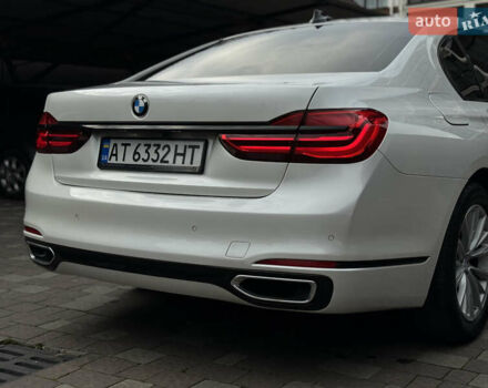 Белый БМВ 7 Серия, объемом двигателя 2.99 л и пробегом 124 тыс. км за 45000 $, фото 24 на Automoto.ua