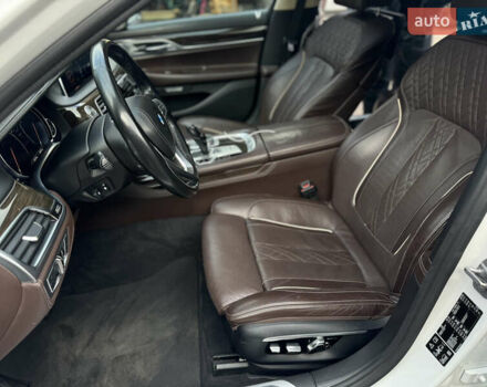 Белый БМВ 7 Серия, объемом двигателя 2.99 л и пробегом 124 тыс. км за 45000 $, фото 10 на Automoto.ua