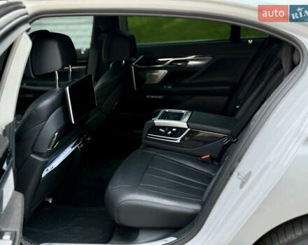 Белый БМВ 7 Серия, объемом двигателя 4.4 л и пробегом 110 тыс. км за 35500 $, фото 19 на Automoto.ua