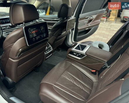 Белый БМВ 7 Серия, объемом двигателя 2.99 л и пробегом 124 тыс. км за 45000 $, фото 7 на Automoto.ua