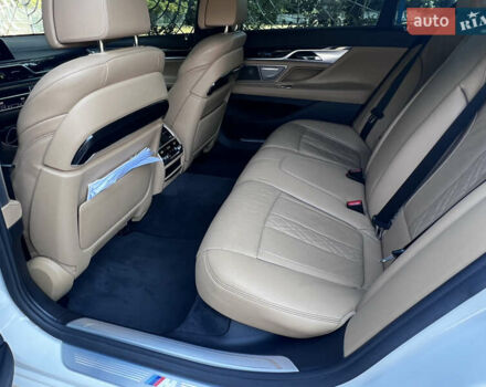 Белый БМВ 7 Серия, объемом двигателя 3 л и пробегом 158 тыс. км за 31500 $, фото 11 на Automoto.ua