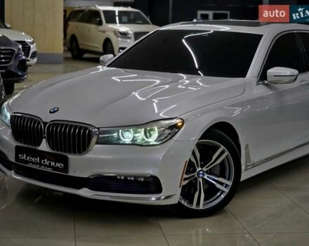 Белый БМВ 7 Серия, объемом двигателя 3 л и пробегом 161 тыс. км за 29979 $, фото 2 на Automoto.ua