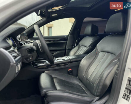 Белый БМВ 7 Серия, объемом двигателя 2.99 л и пробегом 200 тыс. км за 35000 $, фото 36 на Automoto.ua