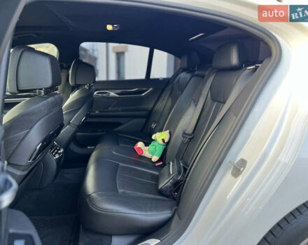 Белый БМВ 7 Серия, объемом двигателя 2.99 л и пробегом 200 тыс. км за 35000 $, фото 71 на Automoto.ua