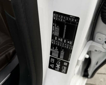 Белый БМВ 7 Серия, объемом двигателя 2.99 л и пробегом 176 тыс. км за 40000 $, фото 19 на Automoto.ua