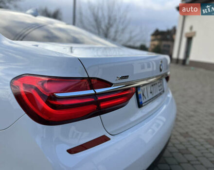 Белый БМВ 7 Серия, объемом двигателя 2.99 л и пробегом 200 тыс. км за 35000 $, фото 9 на Automoto.ua