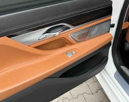 Белый БМВ 7 Серия, объемом двигателя 3 л и пробегом 122 тыс. км за 29500 $, фото 10 на Automoto.ua