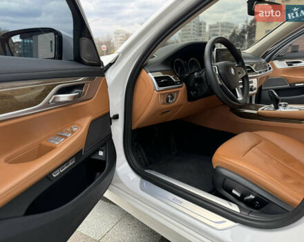 Білий БМВ 7 Серія, об'ємом двигуна 2.98 л та пробігом 145 тис. км за 24999 $, фото 54 на Automoto.ua