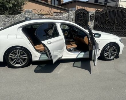 Белый БМВ 7 Серия, объемом двигателя 3 л и пробегом 122 тыс. км за 29500 $, фото 3 на Automoto.ua