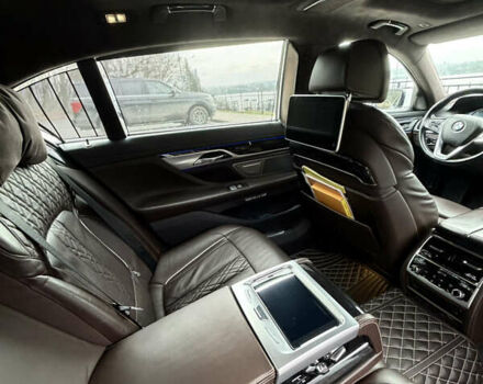 Белый БМВ 7 Серия, объемом двигателя 2.99 л и пробегом 176 тыс. км за 40000 $, фото 11 на Automoto.ua